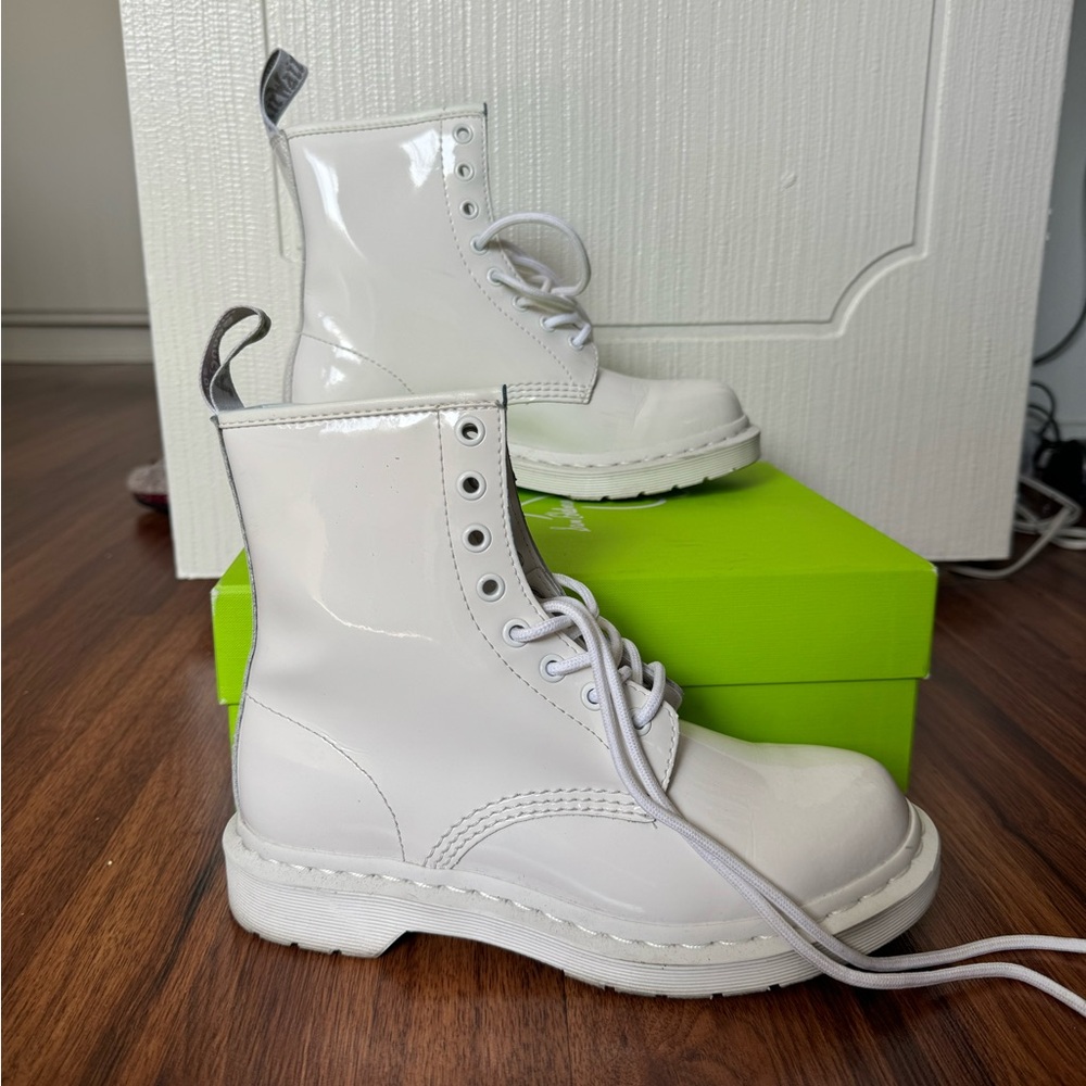 Dr. Martens 1460 monochrome white